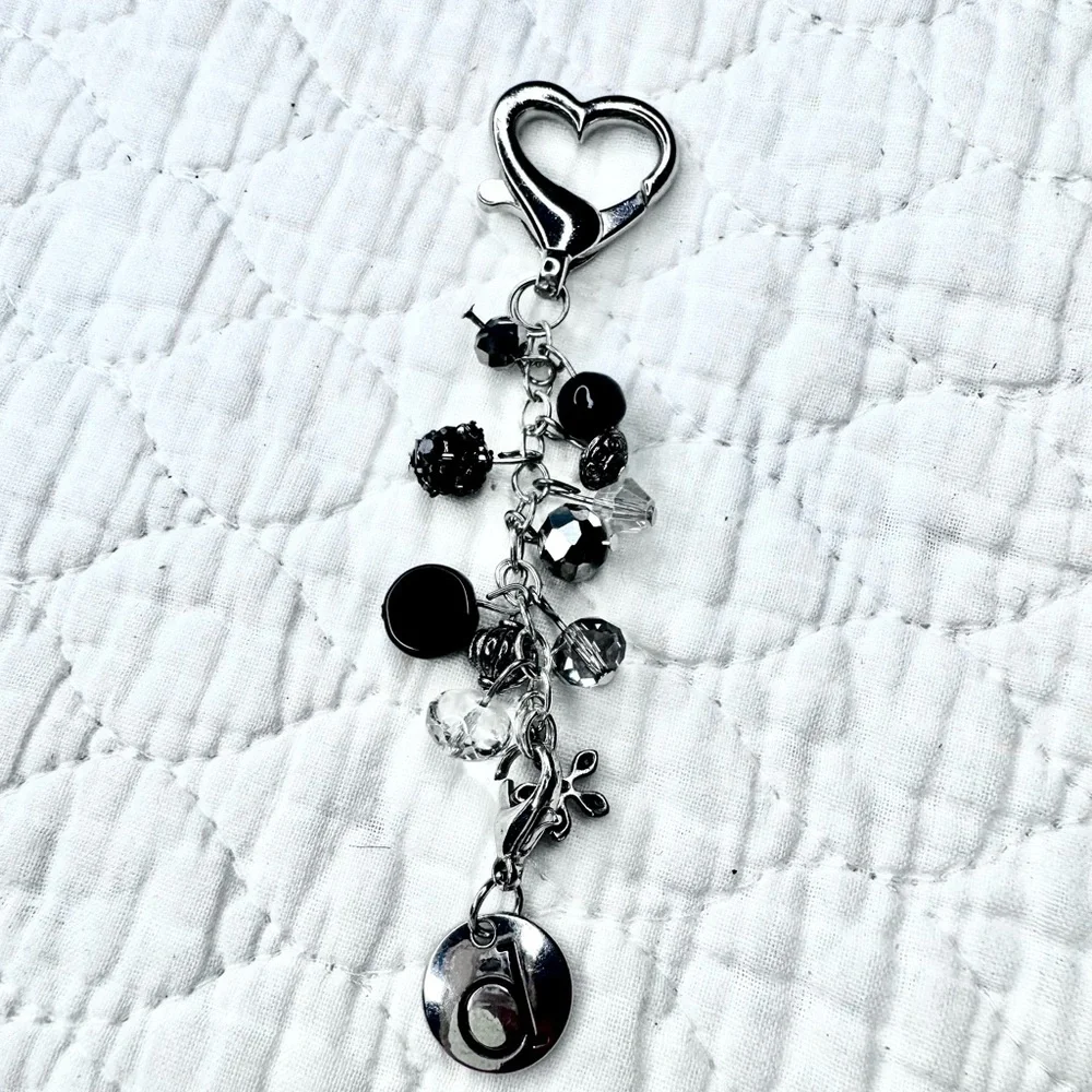 Bag/Purse Charm - Beads and “d” and heart shaped closure! - Picture 11 of 11